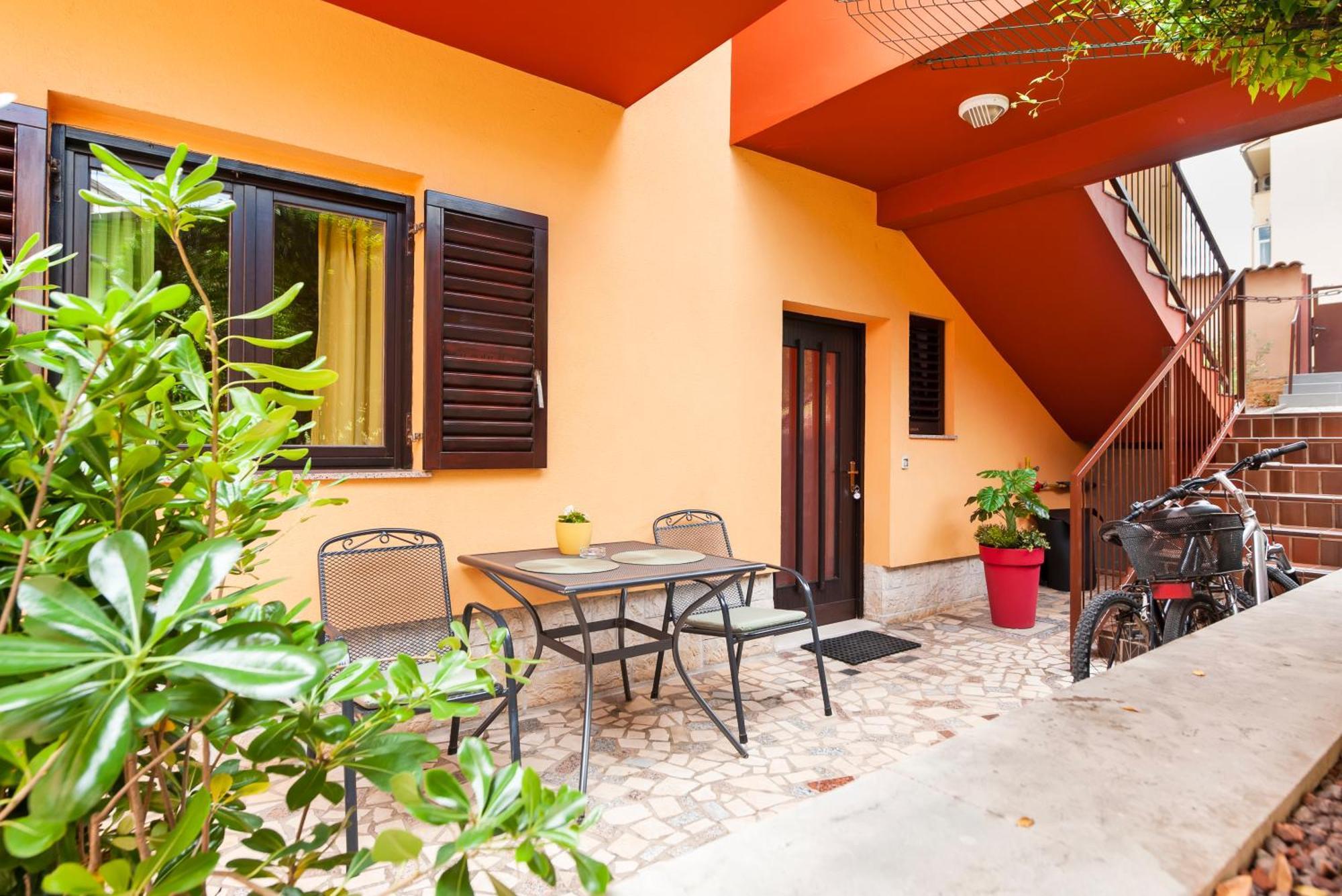 Apartments Erik B&B Adults Only 로비니 외부 사진